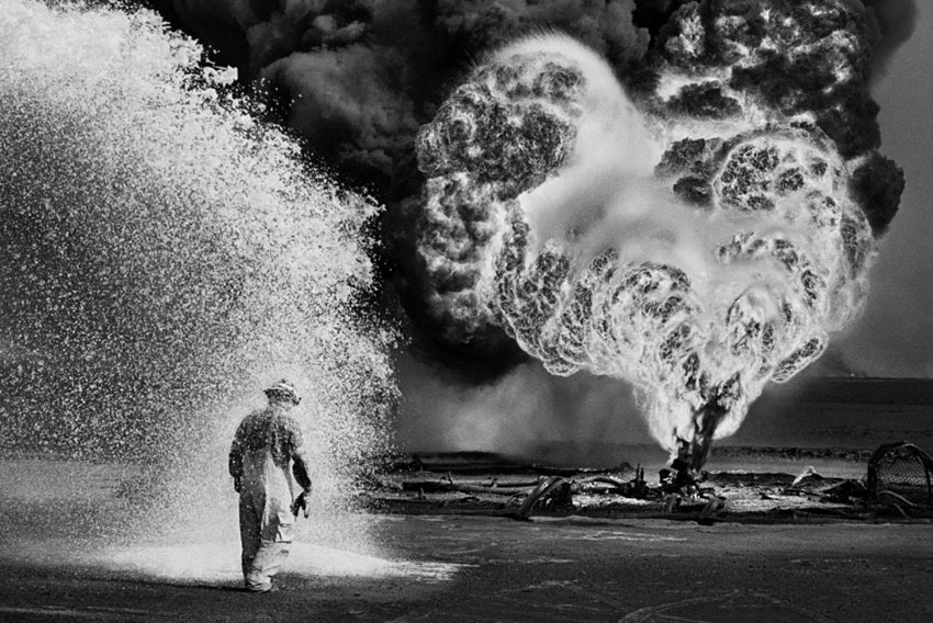 Sebastião Salgado "Kuwait"