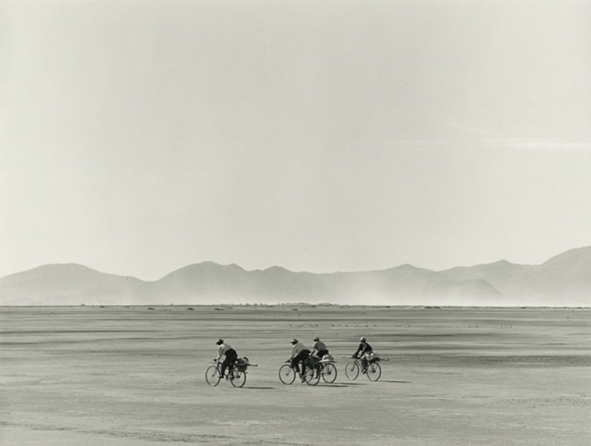 Manuel Álvarez Bravo 'Bicicletas en Domingo' 1966-68 courtesy of the artist and Howard Greenberg Gallery