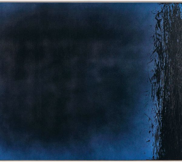 T1980-K5, 1980. Acrylic on canvas. 185 x 300 cm / 72 x 118 in. © Hans Hartung / ADAGP, Paris & ARS, New York 2018. Photo. Claire Dorn. Courtesy of Perrotin.