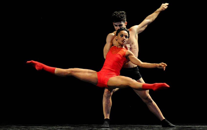 Acosta Danza performance of 'Nosotros.' Courtesy of Yuris Norido / Acosta Danza.