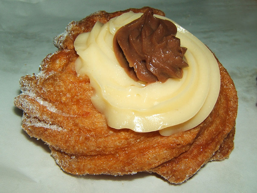 Zeppula pastry. Courtesy of Calcagnile Floriano.