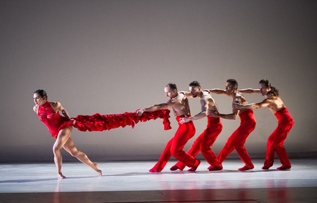 Ballet Hispánico 'Linea Recta.' Courtesy of Paula Lobo / Ballet Hispánico.