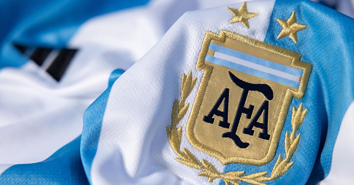 Sehen Sie, wie Argentinien im Viertelfinale der FIFA Fussball-Weltmeisterschaft 2022 in Katar gegen die Niederlande antritt