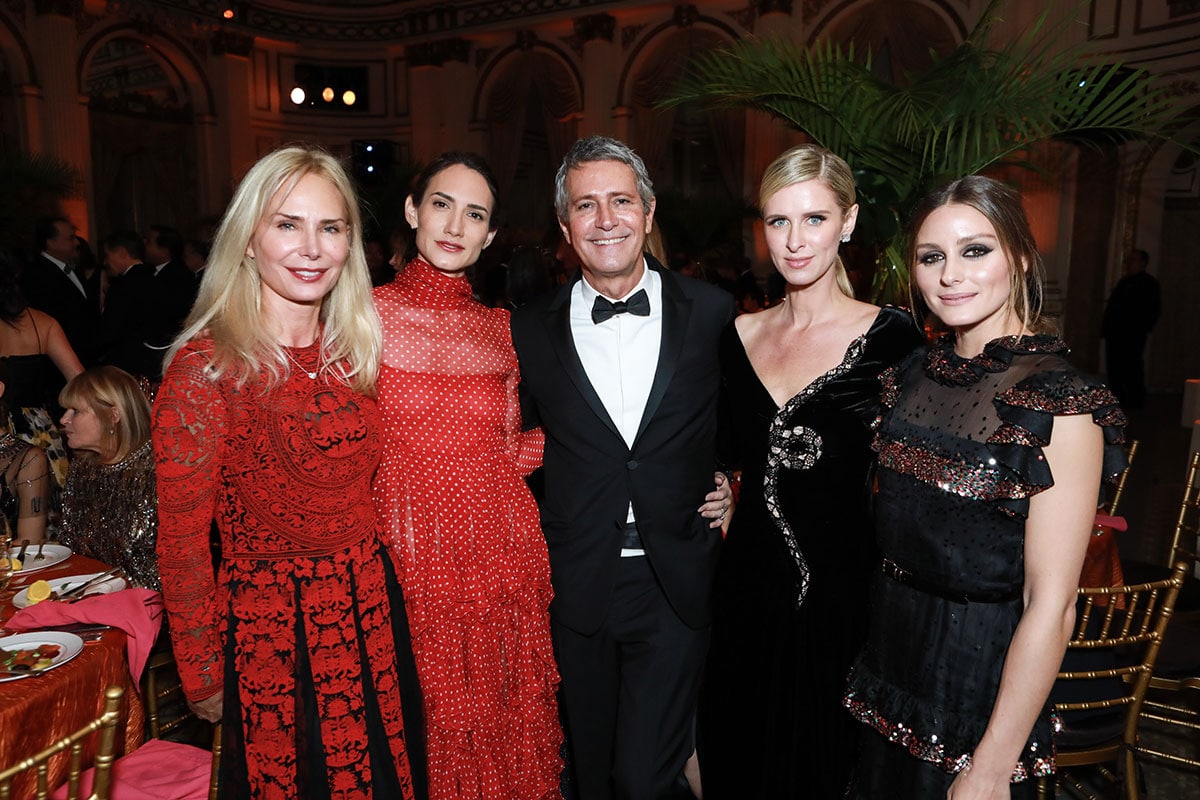 Valesca Guerrand Hermès, Zani Gugelmann, Carlos Souza, Nicky Hilton Rothschild & Olivia Palermo. Courtesy Gonzalo Marroquin / Casita Maria