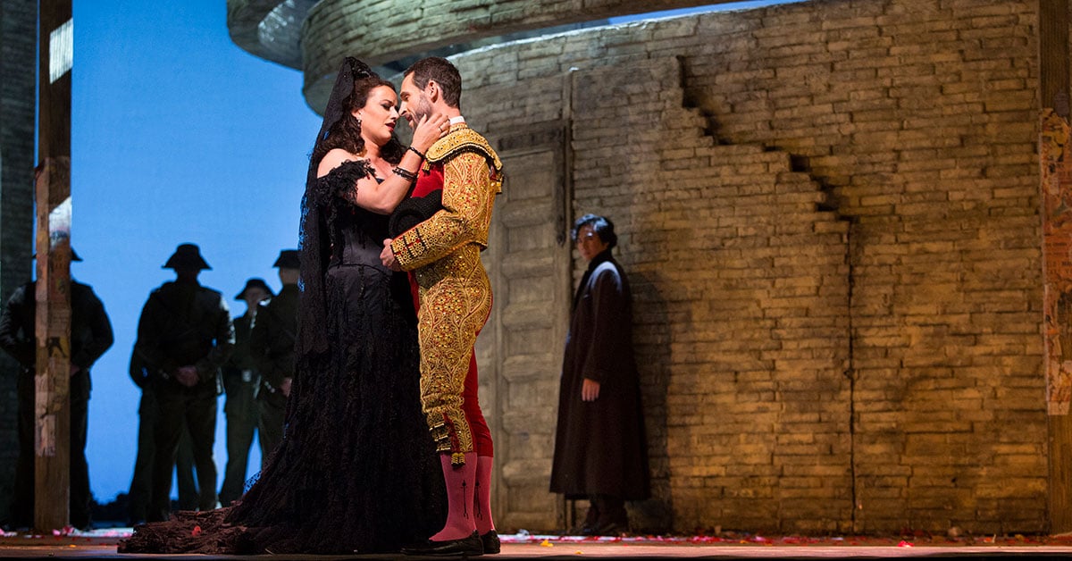 Clémentine Margaine as Carmen and Kyle Ketelsen as Escamillo in Act IV. Courtesy Marty Sohl/Met Opera.