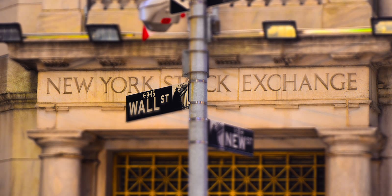 Wall Street Financial District NYC (Antonius Surjadi/Dreamstime)