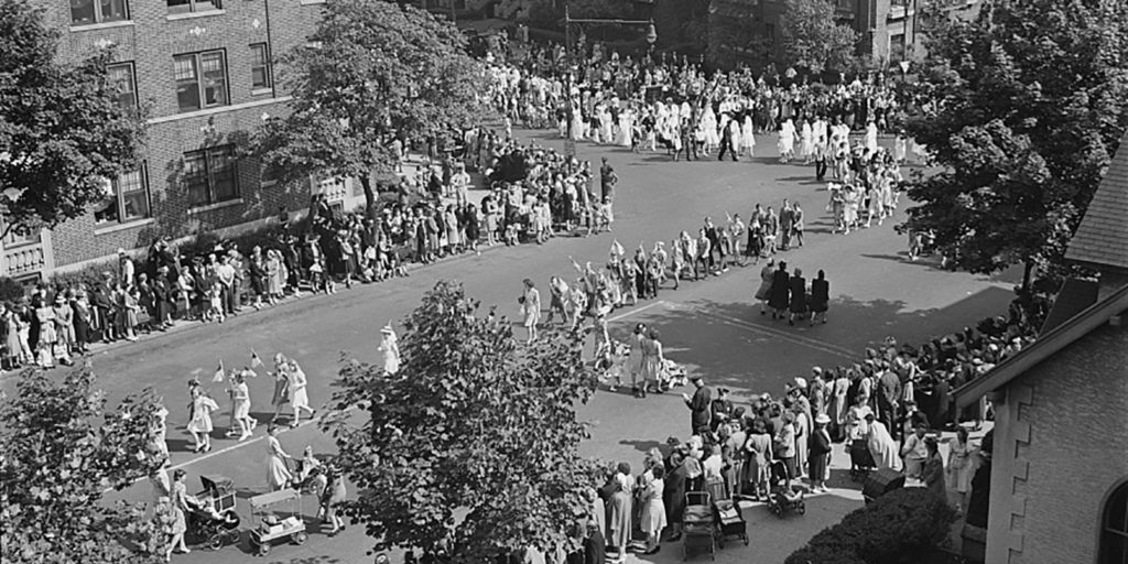 Anniversary Day Parade, Brooklyn 1944. (Howard Hollem/Library of Congress)