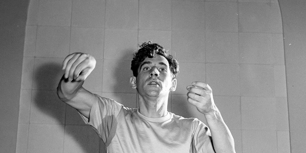 Leonard Bernstein rehearsing at Carnegie Hall around 1946-48 (PD/William Gottlieb/Library of Congress)