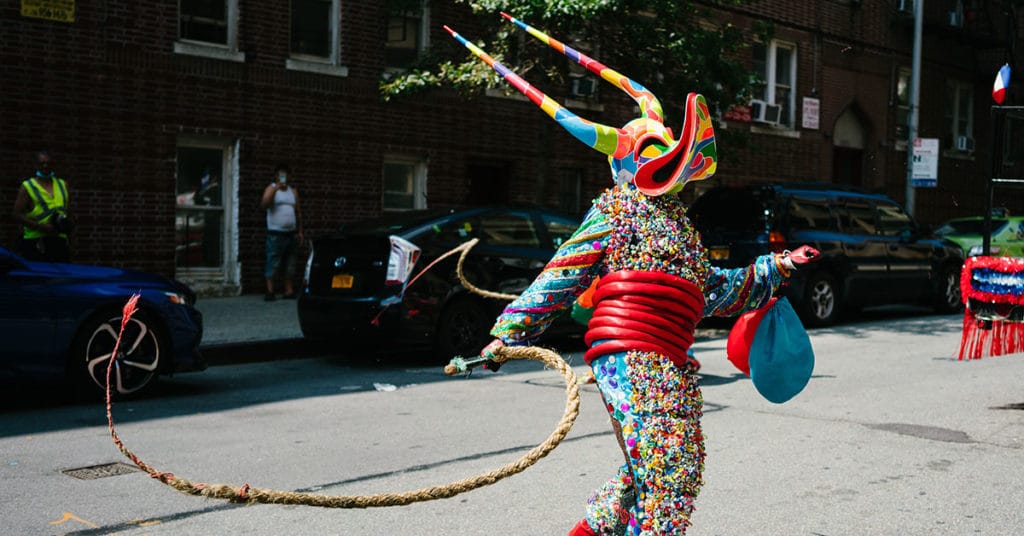 Diablo Cojuelo winds up at the 2020 National Dominican Day Parade (Cindy Trinh/New York Latin Culture Magazine)