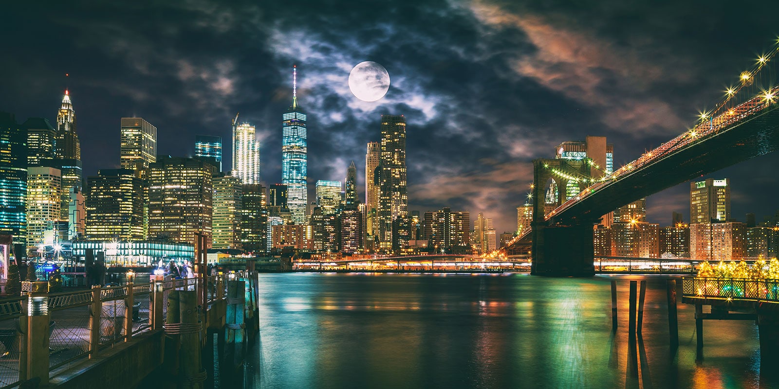 The Wolf Moon January full moon over New York City (Photovs/Dreamstime)