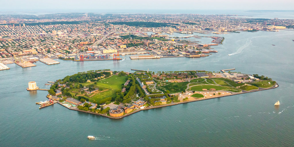 Governors Island with Red Hook, Brooklyn in the background (Ivan Mokoulin/Dreamstime)