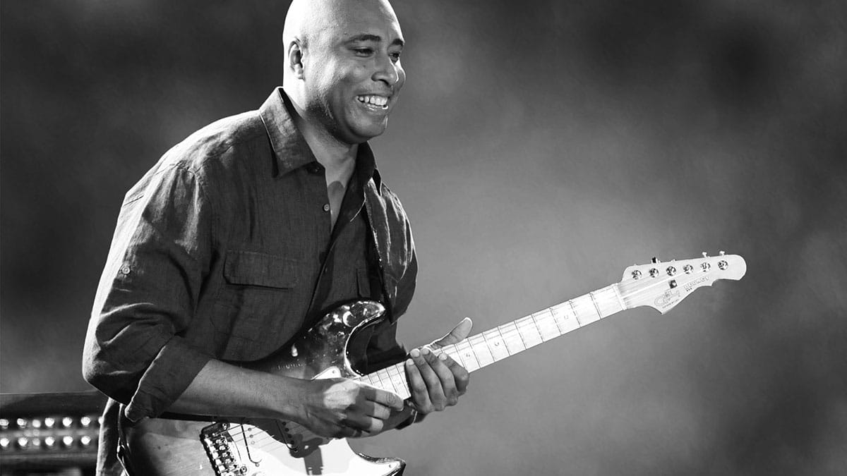 Bernie Williams #51, Former Yankee All-Star, is a Guitar Soloist for Dudamel’s New York Philharmonic Gala