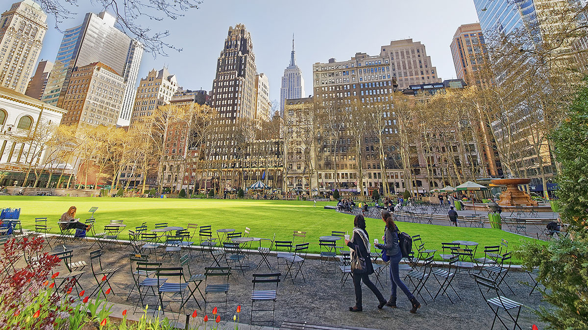Bryant Park NYC in Summer (Erix2005/Dreamstime)