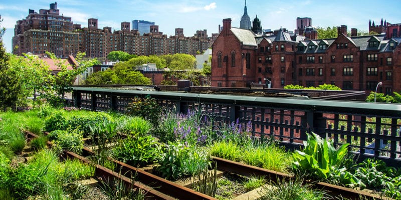 Chelsea NYC is New York's main art gallery district (Albachiaraa/Dreamstime)