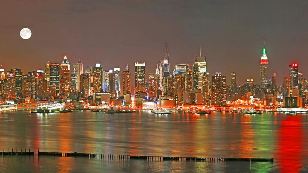 December "Cold Moon" over New York City (Gary 718/Dreamstime)