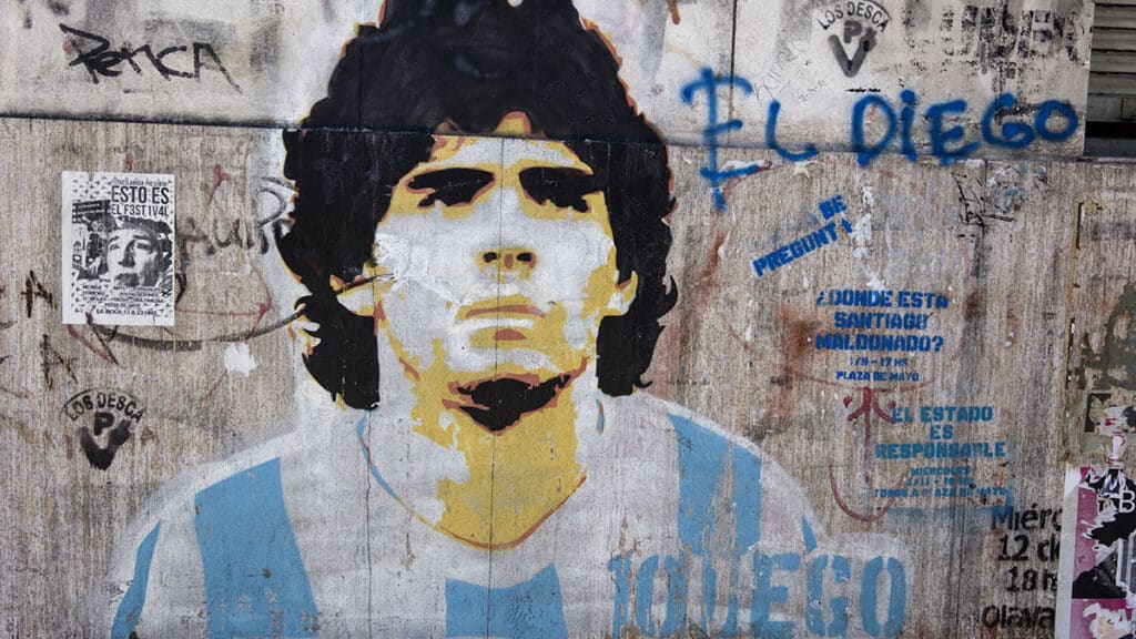 Maradona graffiti in Buenos Aires (Boggy/Dreamstime)