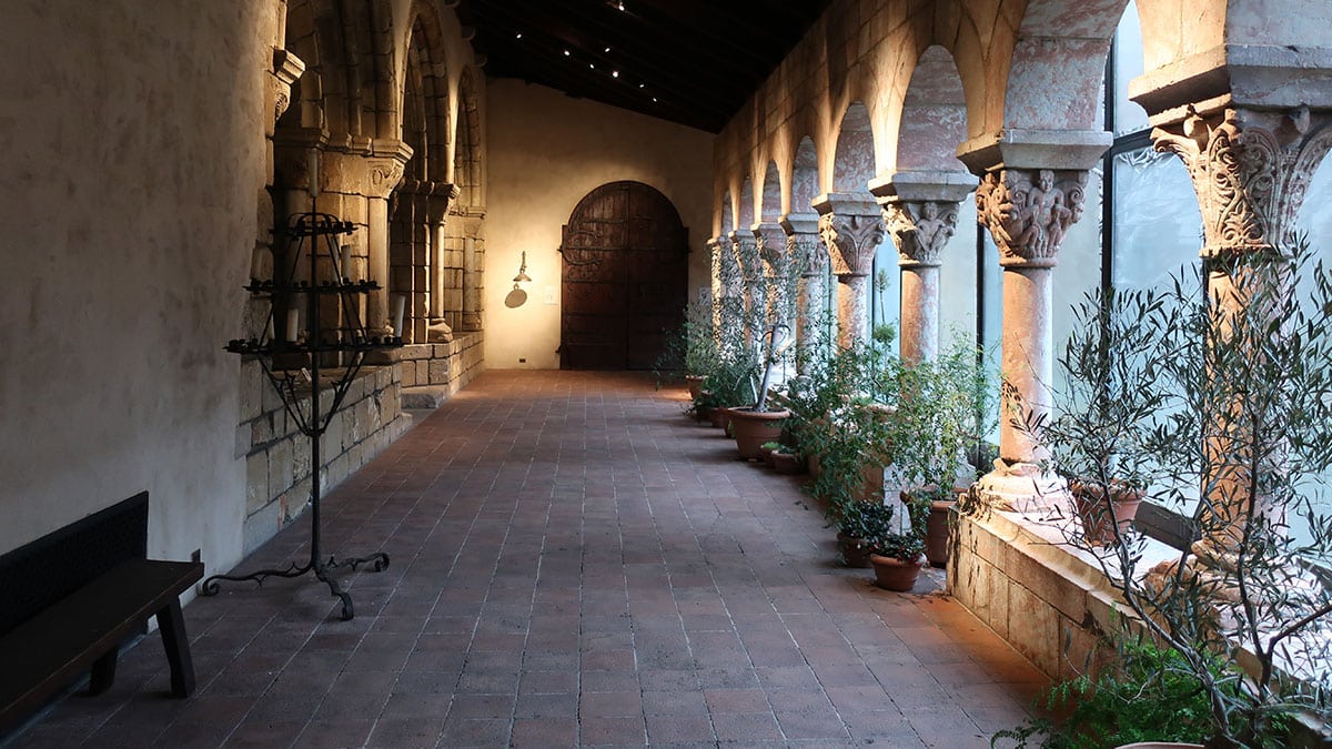 Met Cloisters (Haoran Zhang/Dreamstime)