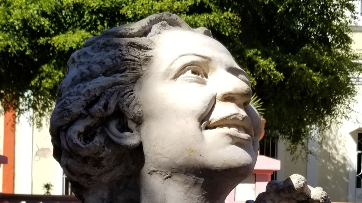Julia de Burgos statue in Santo Domingo (Kaye Oberstar/Dreamstime)