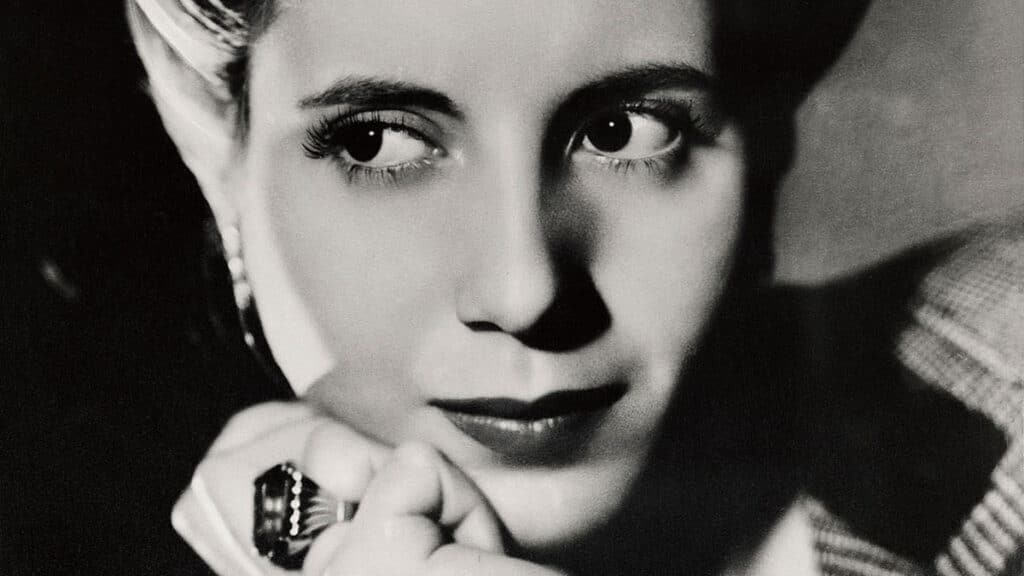 "Evita" Eva Perón in 1944 (PD/Annemarie-Heinrich/Wikimedia)