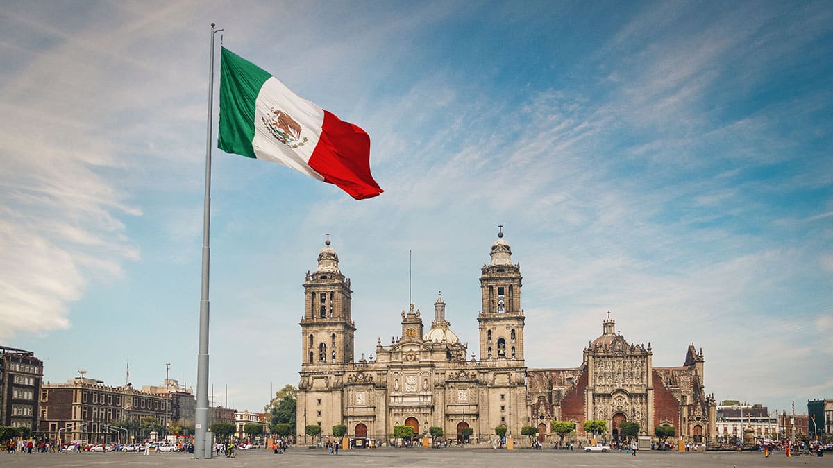 Mexican Independence Day in El Zocalo, Mexico City (Diego Grande/Adobe)