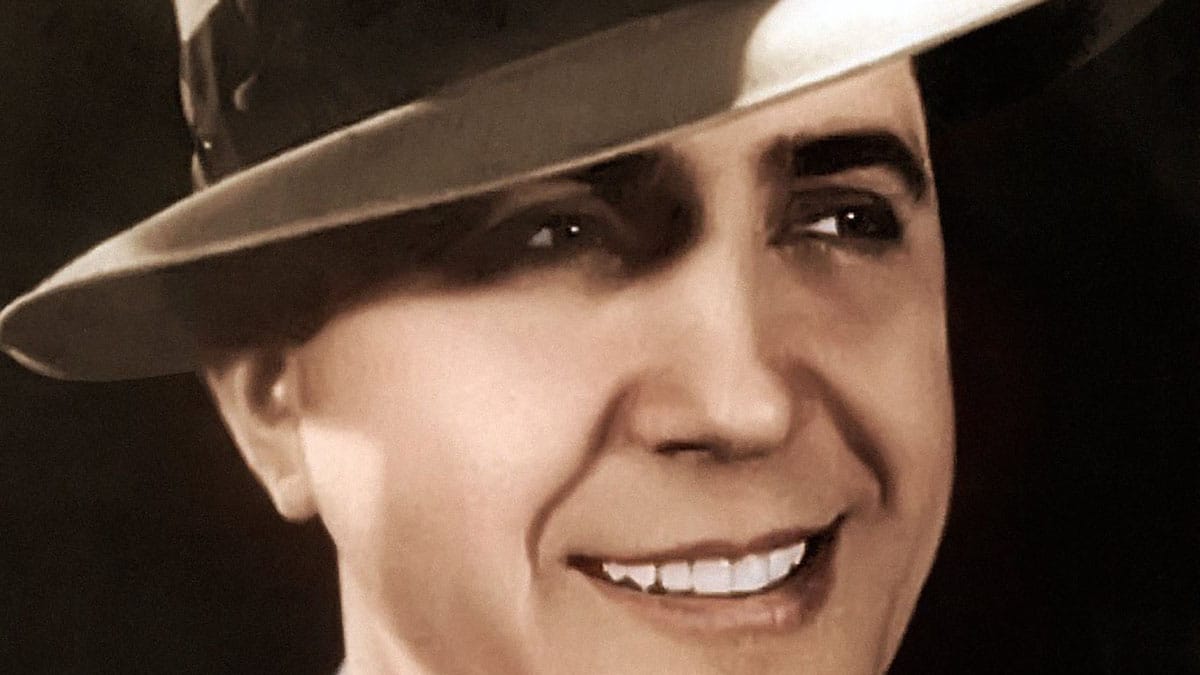 Carlos Gardel in 1933, colorized (Jose Maria Silva/Wikimedia)