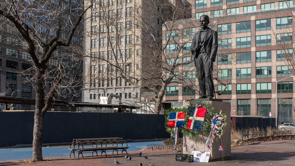 Juan Pablo Duarte sculpture in Duarte Square, Hudson Square, Manhattan (Mark Zhu/Dreamstime)